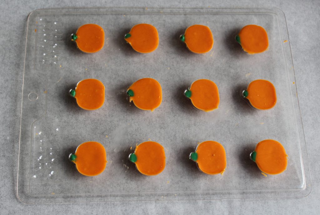 Pumpkin Spice Pumpkins for Fall Chocolate Bark